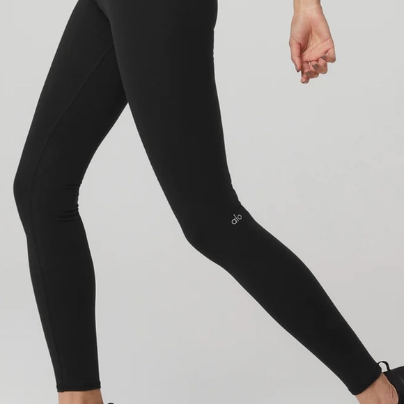 Alo yoga pants - Picture 3 of 6